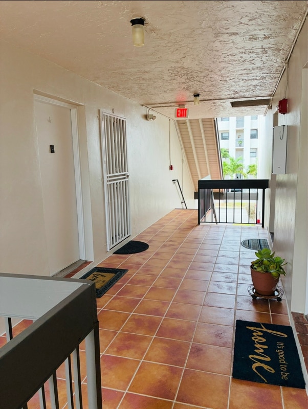 Building Photo - 8883 Fontainebleau Blvd