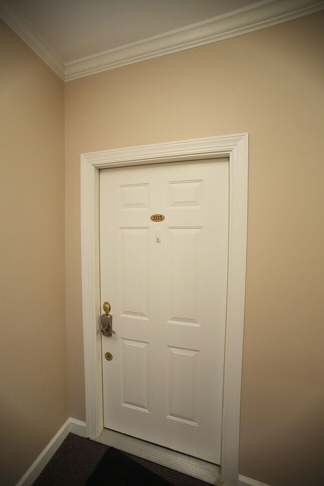 Building Photo - 524 Aberdeen Dr