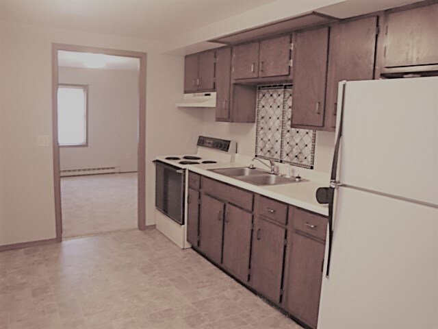 Primary Photo - 420 Hiddeson Ave