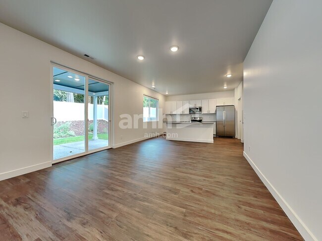 Foto del edificio - 8043 Dagny St SW