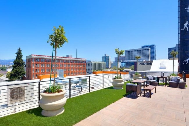 Building Photo - 1 bedroom in Oakland CA 94612