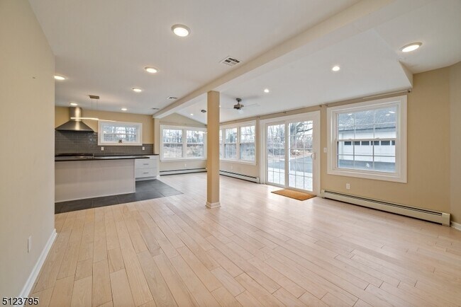 Foto del edificio - 480 Parkway Dr