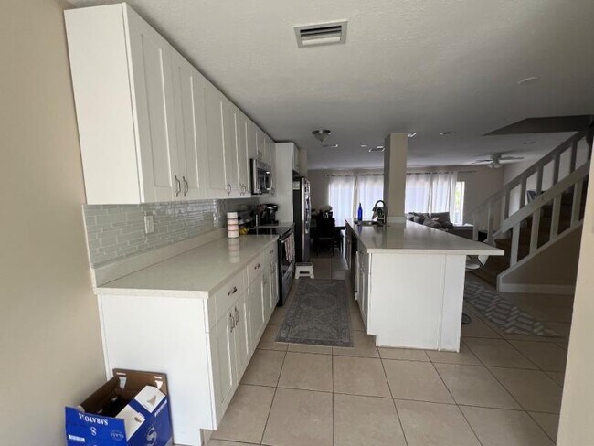 Foto del edificio - 8251 NW 8th Pl