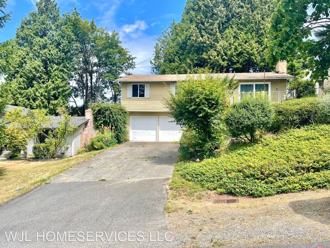 Primary Photo - 3 br, 2.5 bath House - 11212 NE 91st St