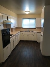 Building Photo - 445 W San Gabriel Ave