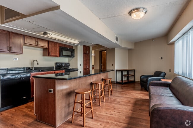 2BR, 2BA - 732SF - Living Room - Pierpont Place