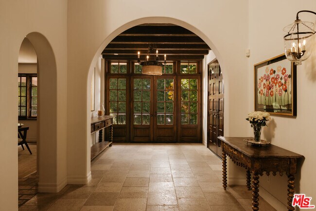Foto del edificio - 124 N Woodburn Dr