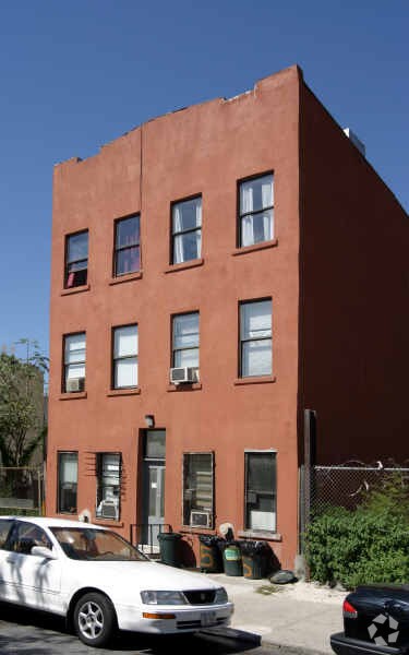 Primary Photo - 35 Ten Eyck St