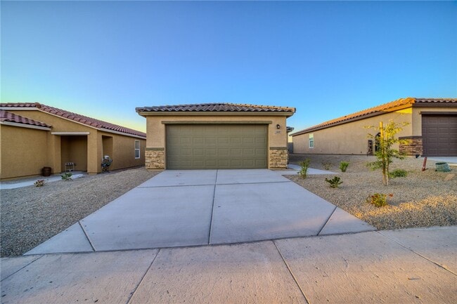 Building Photo - 2469 Pesuna Dr