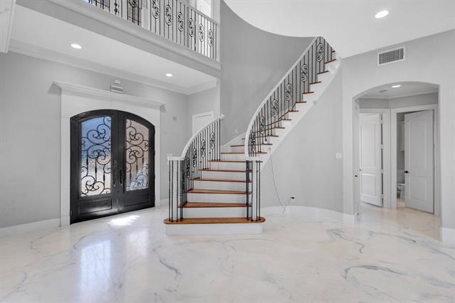 Foto del edificio - 1004 Drake Dr