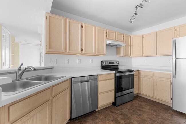 Foto del edificio - GREAT LOCATION 2 Bed 2 Bath Condo in Hunter's Ridge-Available Now!