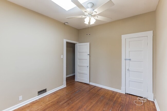 Building Photo - 3 bed 2.5 bath rowhome for rent