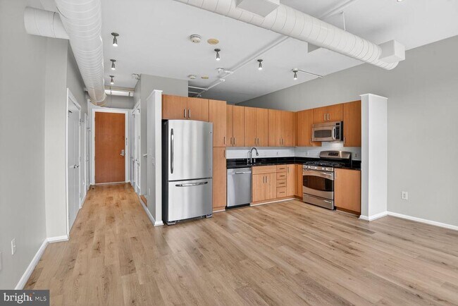 Building Photo - 811 4th St NW