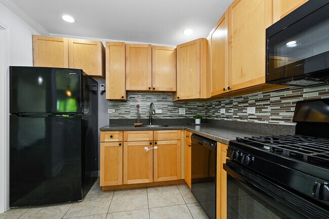 Foto del edificio - 16W 540 Lake Dr
