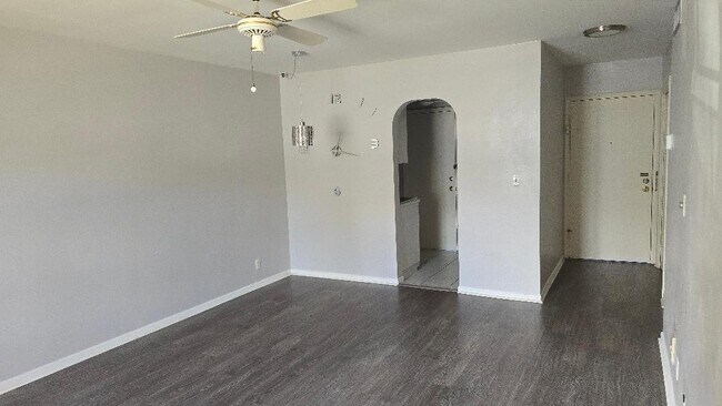 Foto del edificio - 1821 NE 62nd St