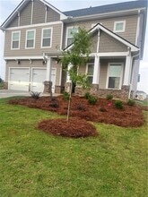 Building Photo - 1161 Hawthorne Cir