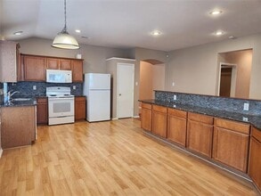 Building Photo - 3913 Chimney Rock Dr