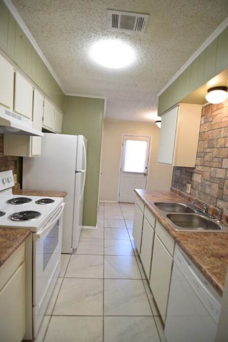Foto del edificio - 1056 Lindsey Cir