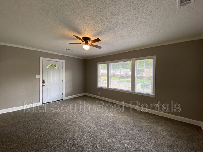 Building Photo - 2971 S Radford Rd