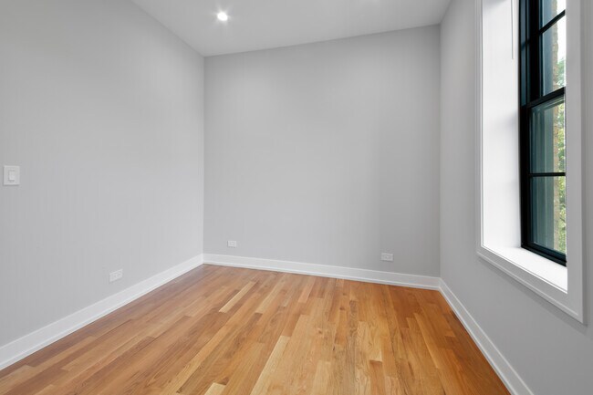 Foto del edificio - 1339 N Noble St