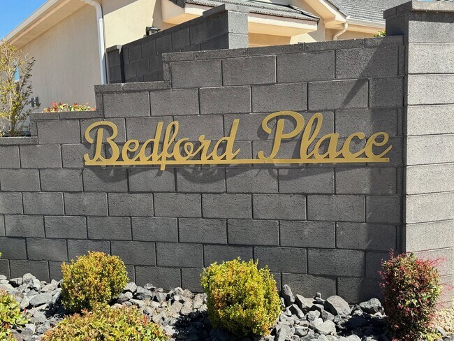 Building Photo - 4008 Bedford Pl