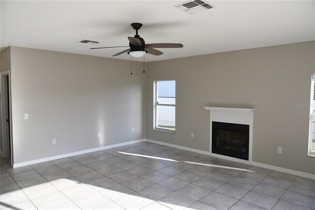Building Photo - 341 Aylesbury Ct