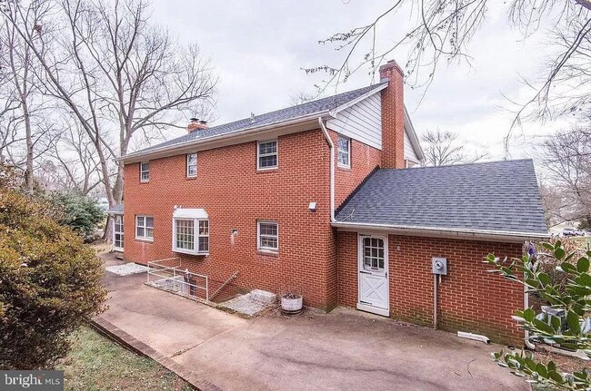 Building Photo - 1320 Banquo Ct