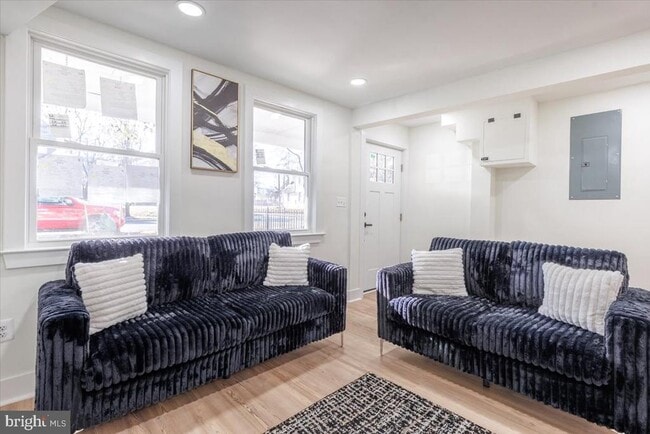 Foto del edificio - 4702 Meade St NE