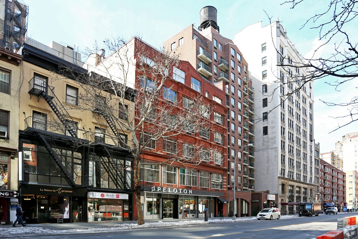 Foto principal - 140 W 23RD ST