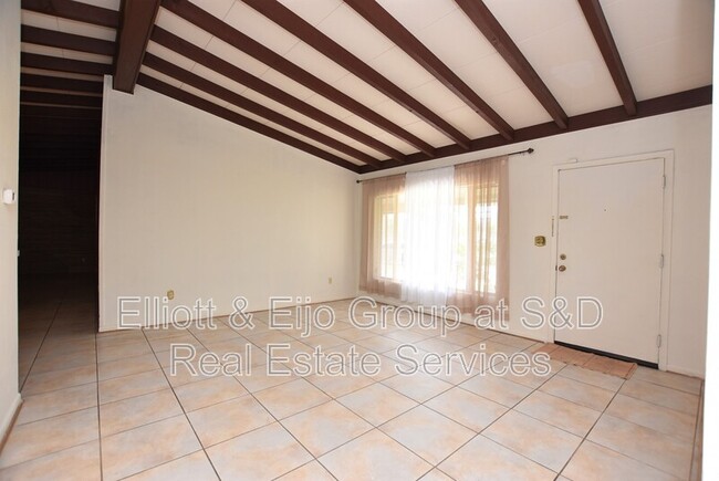 Building Photo - 5801 Poinciana Ave