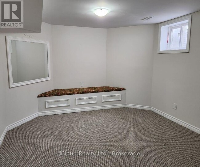 Building Photo - 5 Inder Heights Dr