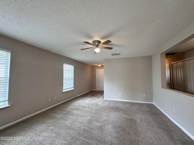 Building Photo - 2113 Fresco Dr