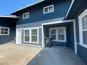 Building Photo - 3605 E 16th St