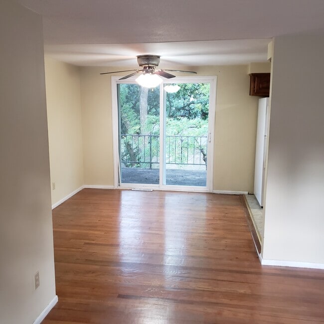 dining room - 719 NW South Shore Dr