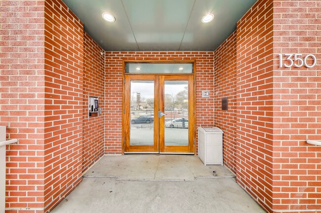 Foto del edificio - 1350 Maryland Ave NE