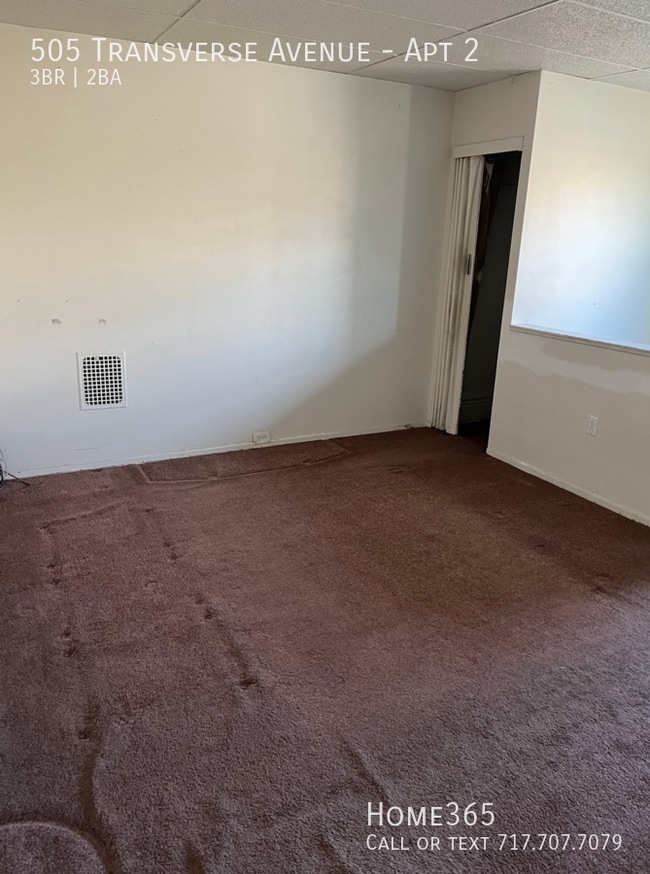 Building Photo - 3 Bedroom, 2 Bathroom Available Now
