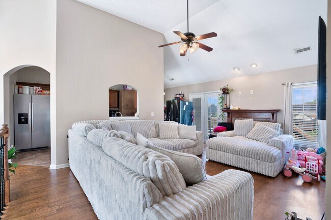 Foto del edificio - Welcome to Chinook Haven – Your Spacious R...
