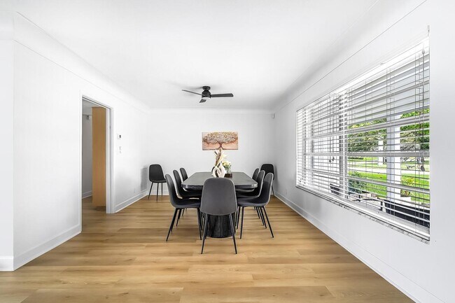 Foto del edificio - 1250 SE 10th St