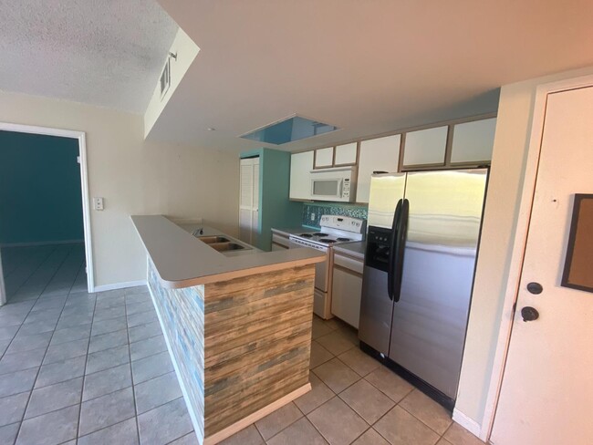 Building Photo - 3675 Seaside Dr