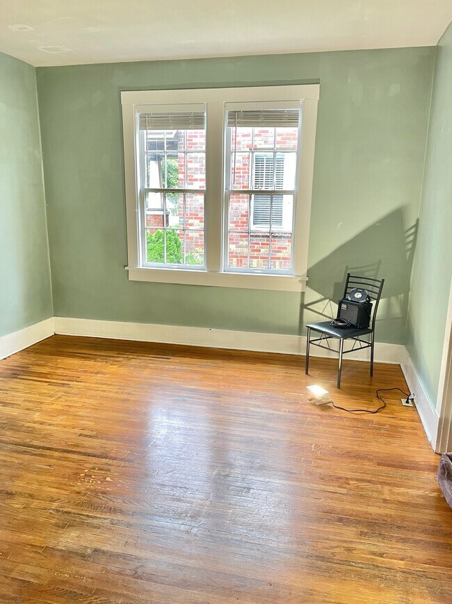 Living room - 2813 Sherbourne Ave