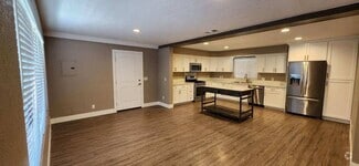 Building Photo - 1324 La Honda Dr