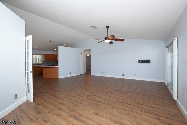Foto del edificio - 2507 Embers Pkwy W