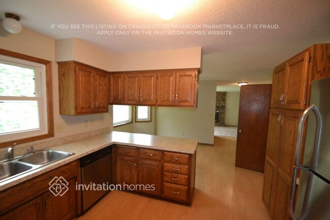 Building Photo - 7323 Paulsen Dr