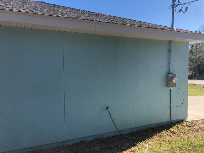 Building Photo - 41 Willow Rd