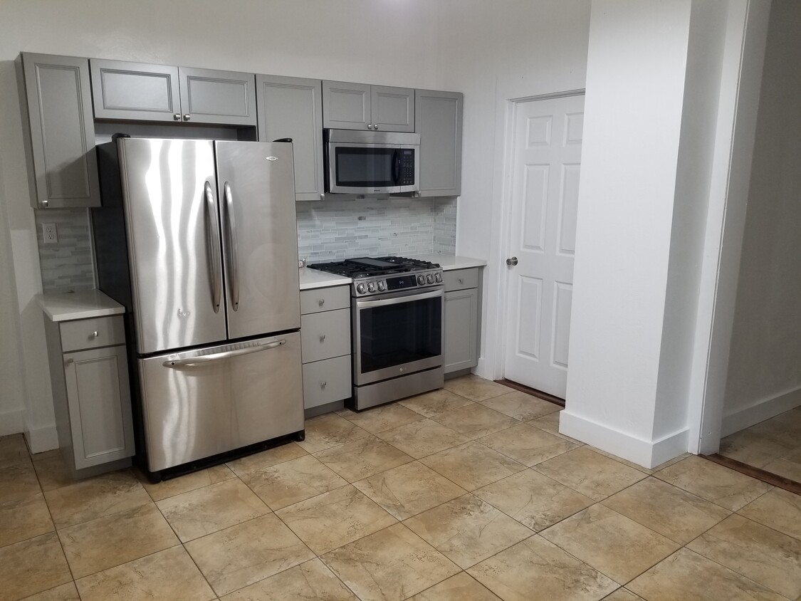 Kitchen - 115 N 1st St