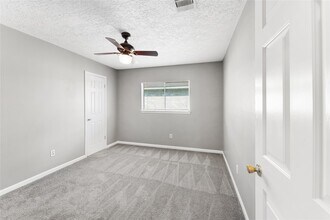 Building Photo - 1819 Freshmeadow Dr