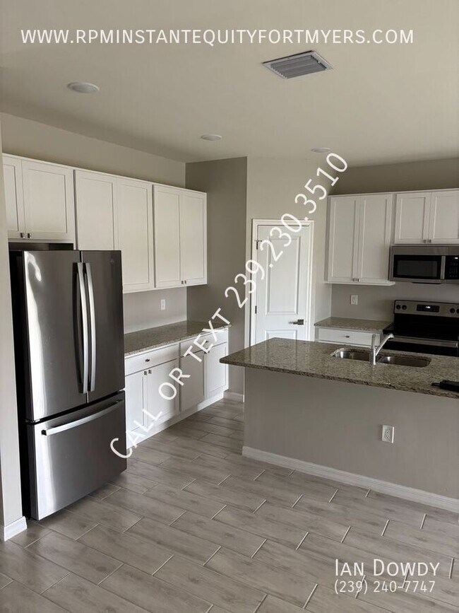 Foto del edificio - 704 Hightower Ave S