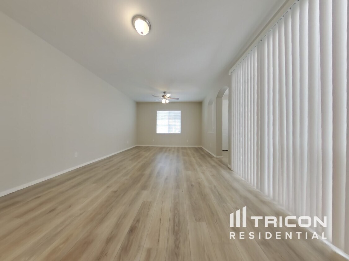 Foto principal - 1937 N 78th Ave