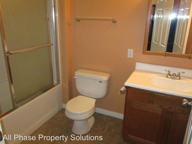 Building Photo - 2 br, 1 bath  - 512 Hampshire 512 Hampshire A