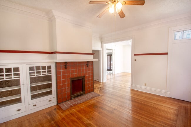 Building Photo - 439 Franklin Ave